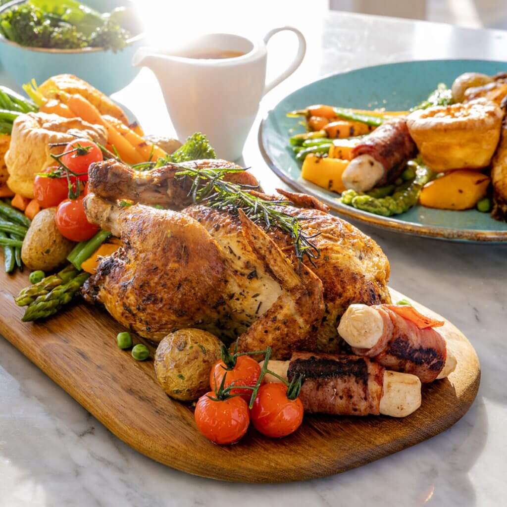 Christmas Day Lunch Countdown Deal at Lido Restaurant, Queen Elizabeth 2 Hotel